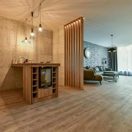 Hotel Stracena *